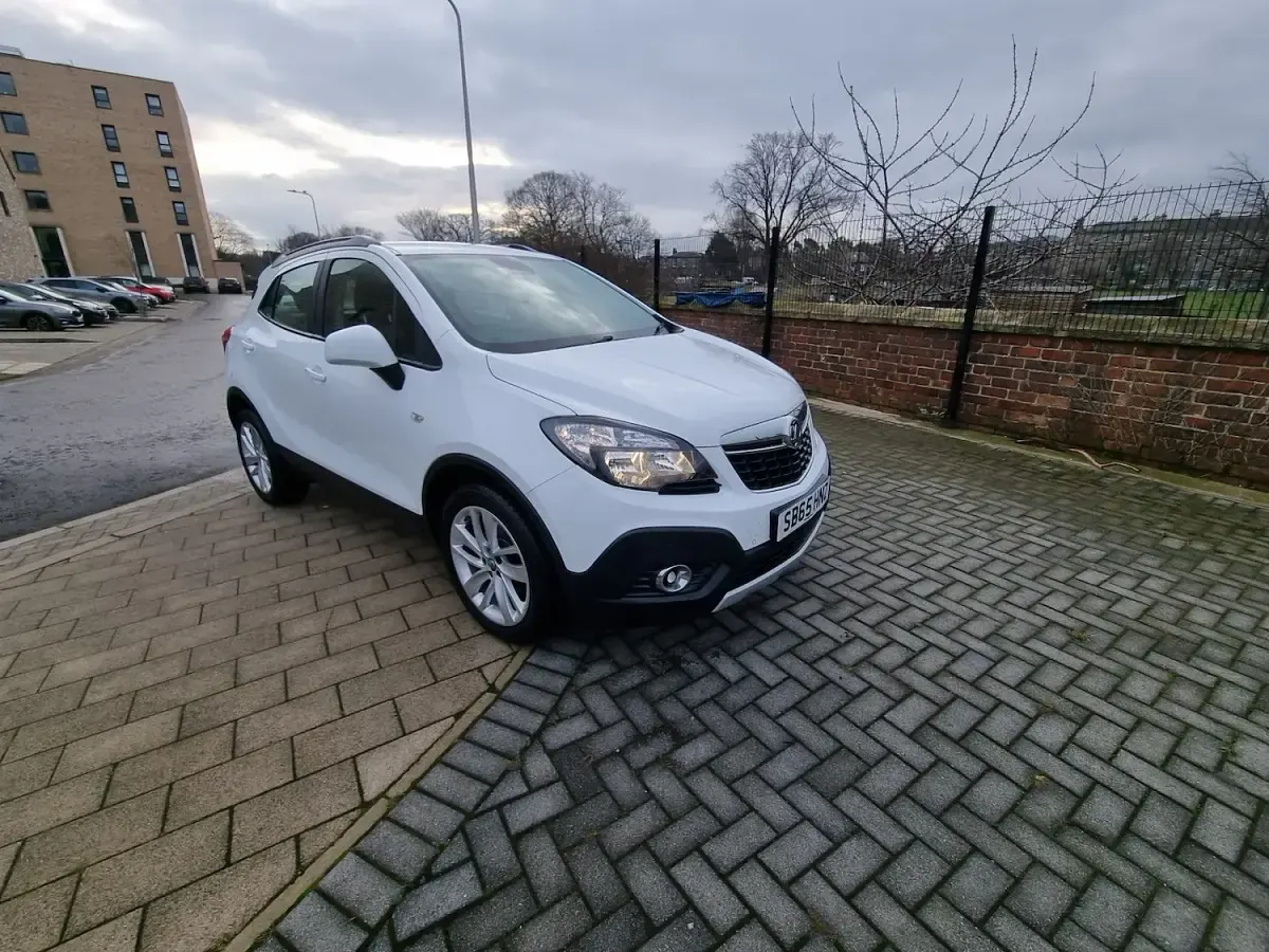 Used Vauxhall Mokka 115 HP (84 kW) 2015 White SUV