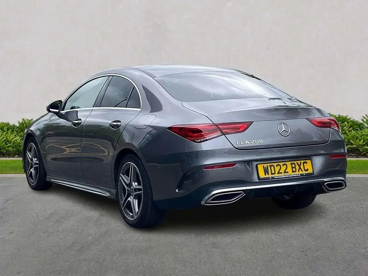 Begagnad Mercedes CLA200 AMG Line Premium Plus 2022 Grå Sportkupé