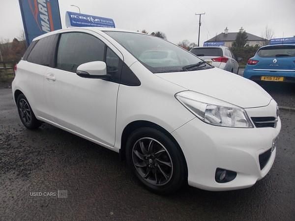 Used Toyota Yaris Edition 69 HP (50 kW) 2012 White Hatchback