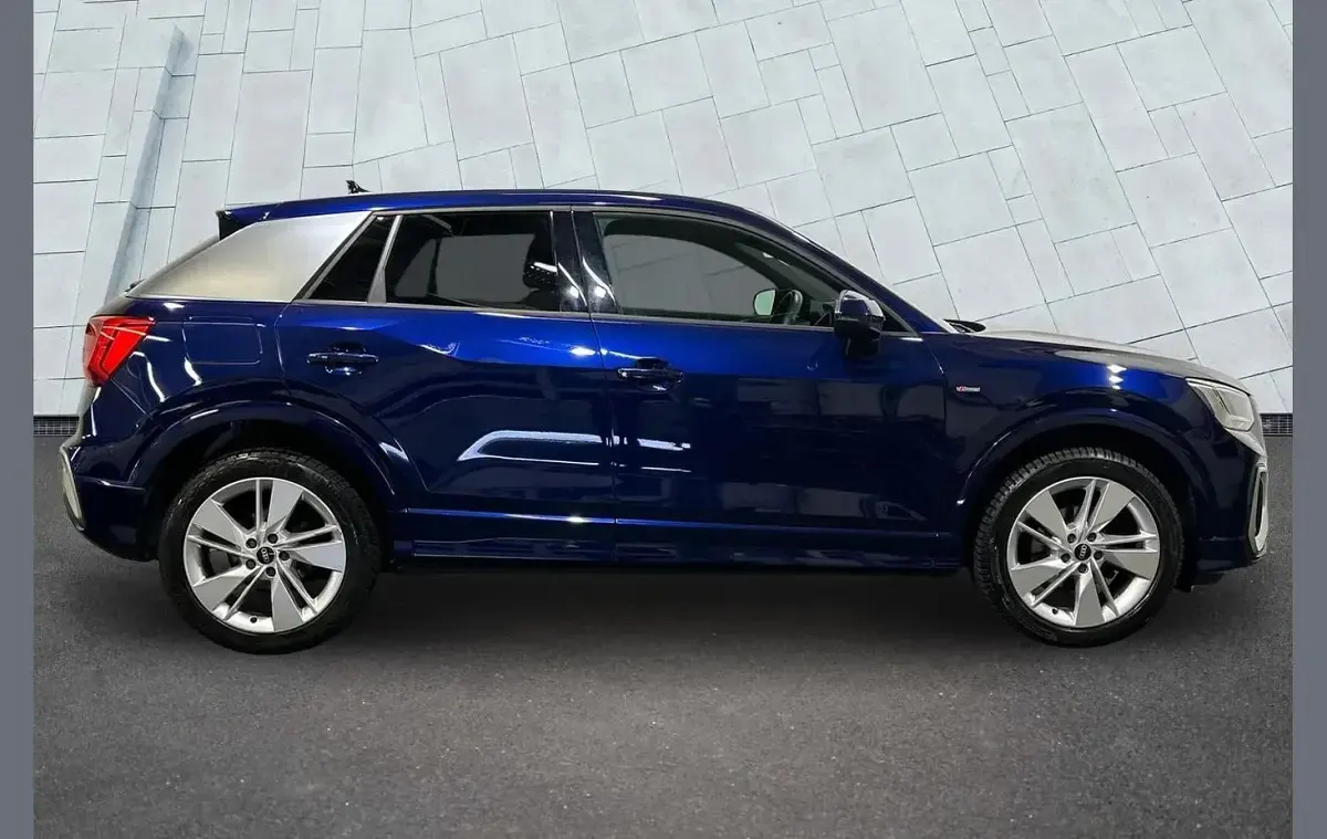 Usado Audi Q2 S-Line 147 HP (108 kW) 2021 Azul SUV