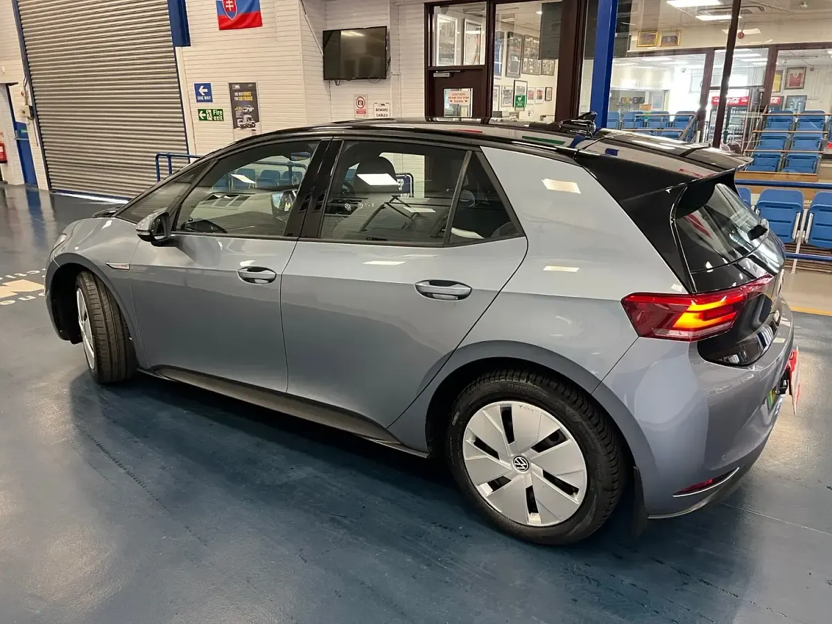 Used VW ID.3 Pro Performance 106 kW (145 HP) 2022 Blue Hatchback