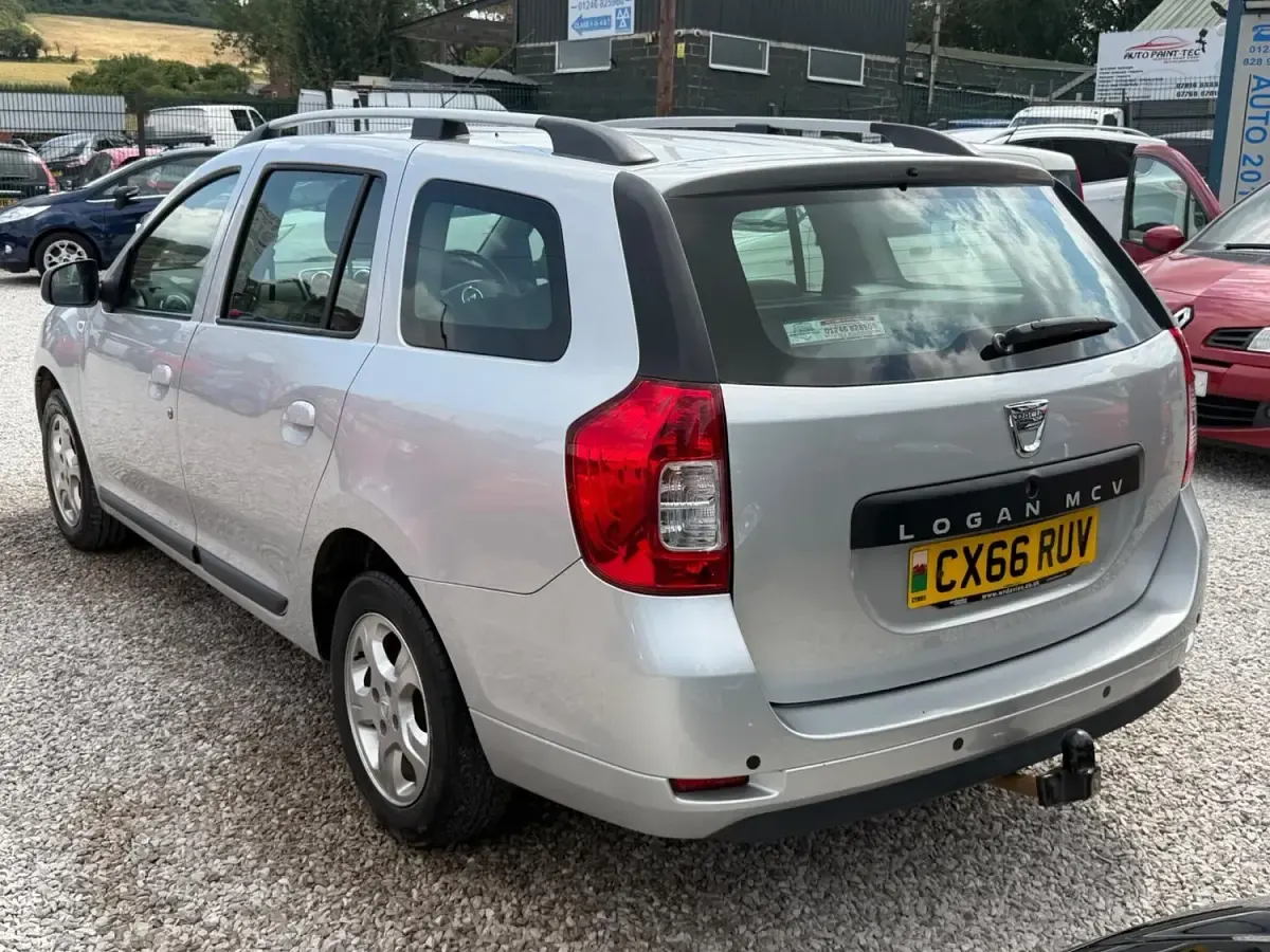 Used Dacia Logan MCV Lauréate 90 HP (66 kW) 2016 Silver Estate