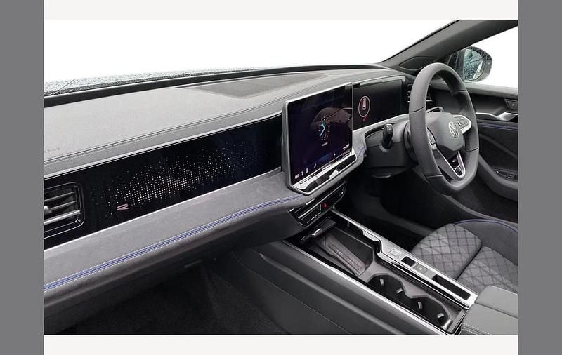 New VW Passat R-line 150 HP (110 kW) 2026 Silver Estate