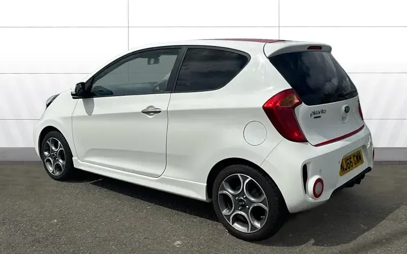 Used Kia Picanto 86 HP (63 kW) 2016 White Hatchback