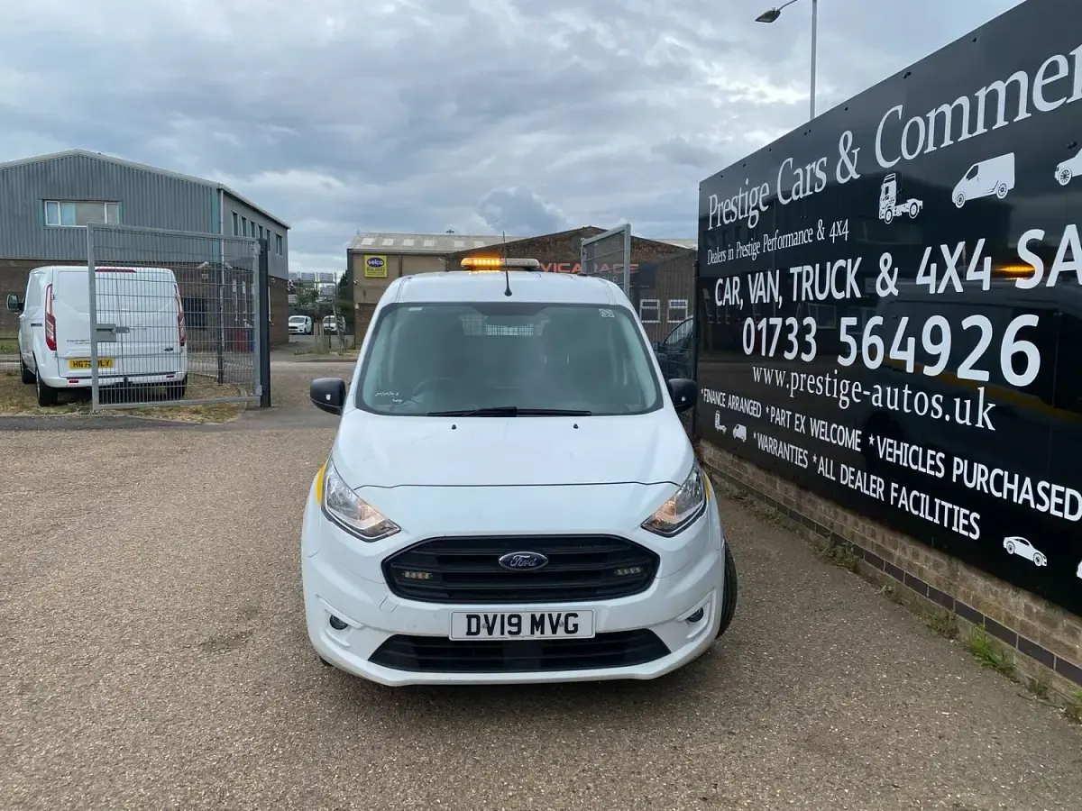 Used Ford Transit Connect Trend 120 HP (88 kW) 2019 White MPV