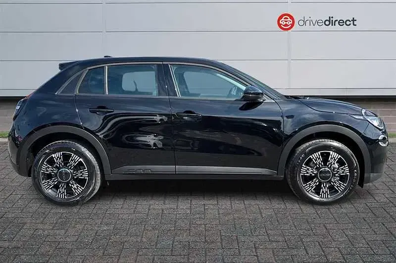 New Fiat 600 Icon 100 HP (73 kW) 2026 Black SUV