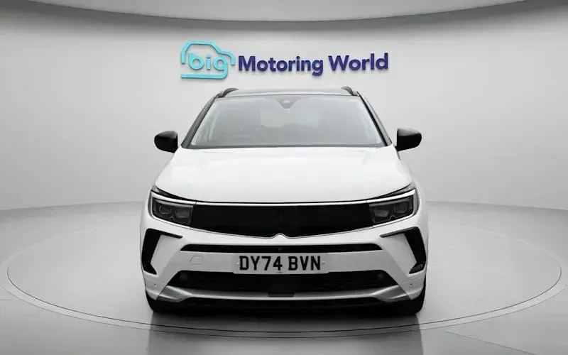 Used Vauxhall Grandland X Ultimate 131 HP (96 kW) 2024 White SUV