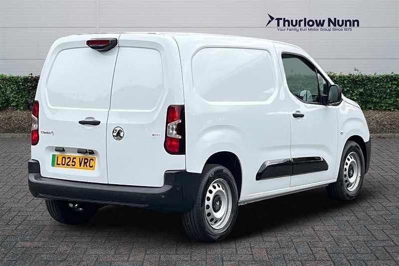 New Vauxhall Combo 100 kW (136 HP) 2025 White Van