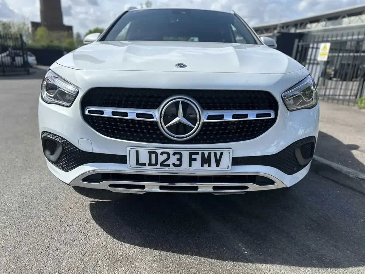 Usado Mercedes GLA200 Executive 163 HP (119 kW) 2023 Branco SUV