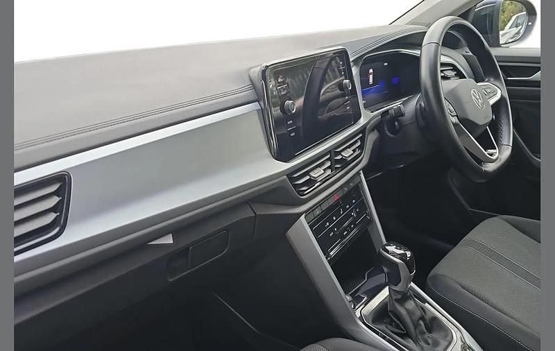 Used VW T-Roc Life 150 HP (110 kW) 2022 Black SUV