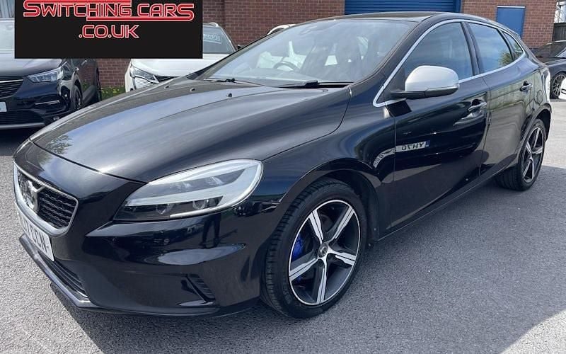 Begagnad Volvo V40 R-Design 122 HK (89 kW) 2019 Halvkombi