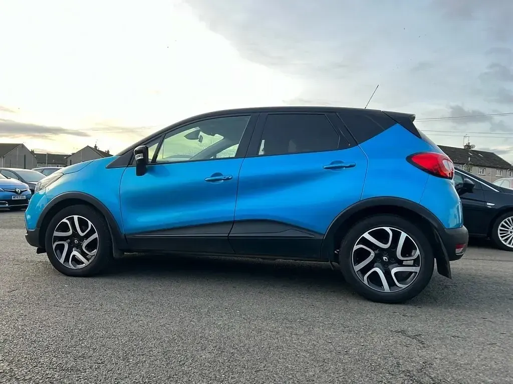 Used Renault Captur Dynamique 90 HP (66 kW) 2014 Blue/black SUV