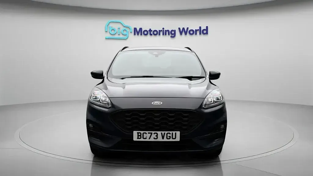 Begagnad Ford Kuga ST-Line 225 HK (165 kW) 2024 Blå SUV