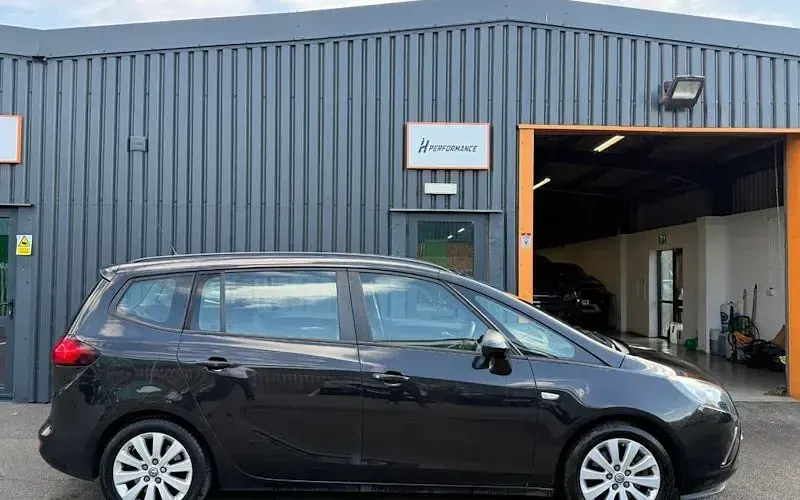 Used Vauxhall Zafira Tourer Design Edition 170 HP (125 kW) 2016 Black MPV