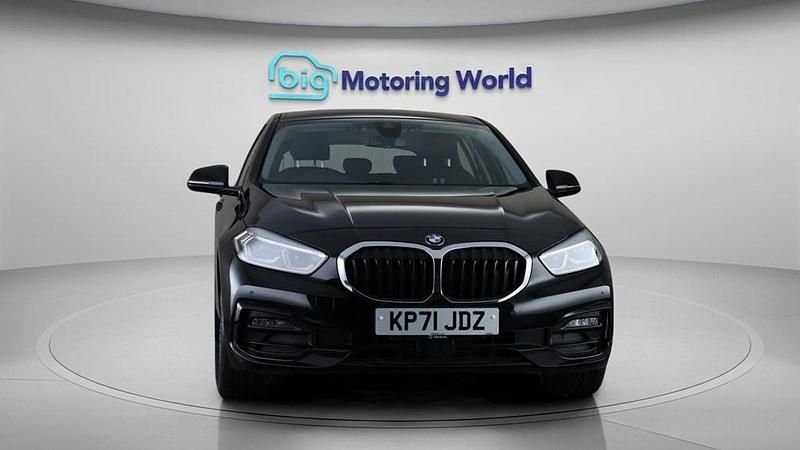 Used BMW 118 Sport Line 136 HP (100 kW) 2021 Black Hatchback
