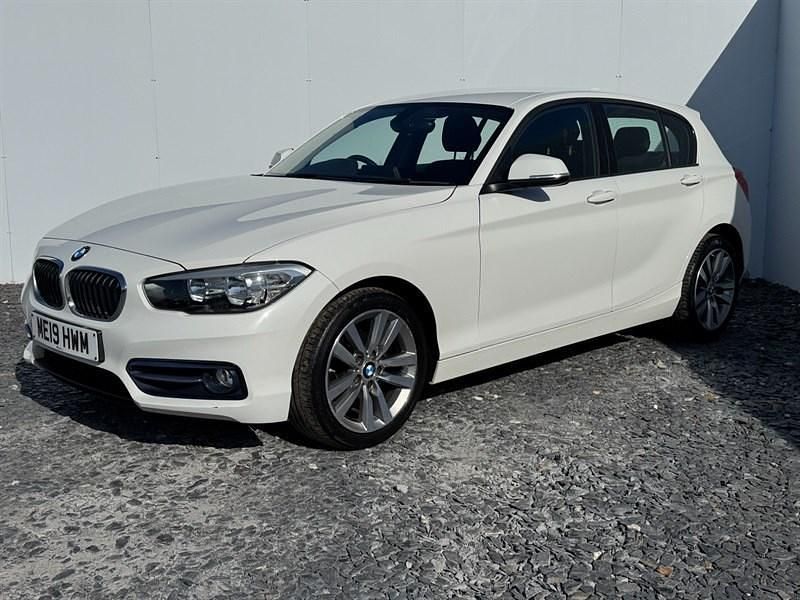 Used BMW 118 Sport Line 136 HP (100 kW) 2019 White Hatchback