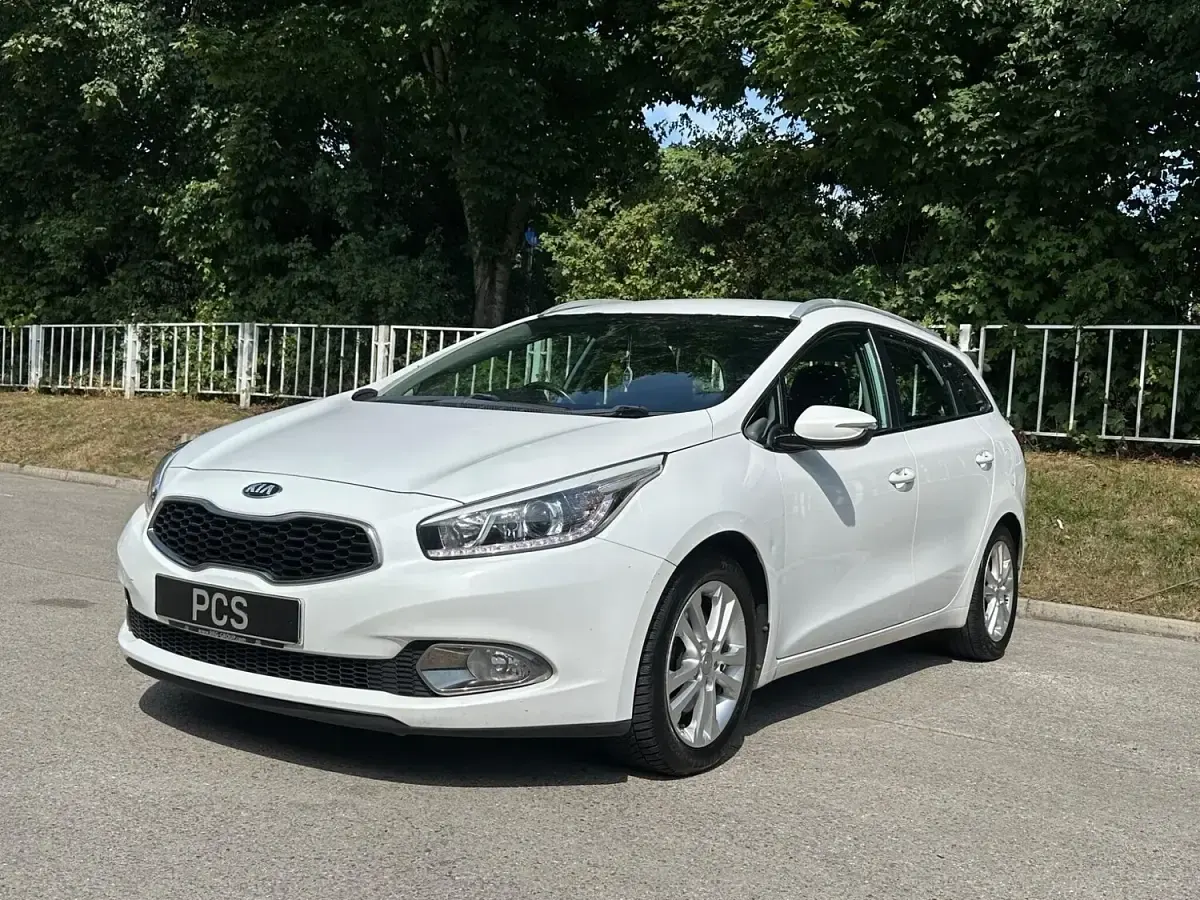 Used Kia Ceed 128 HP (94 kW) 2014 White Hatchback