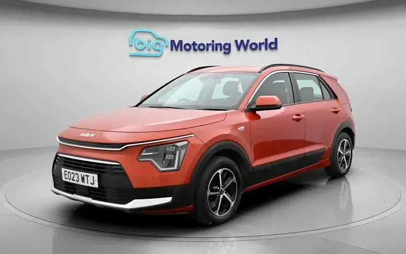 Used Kia Niro 141 HP (103 kW) 2023 Orange SUV