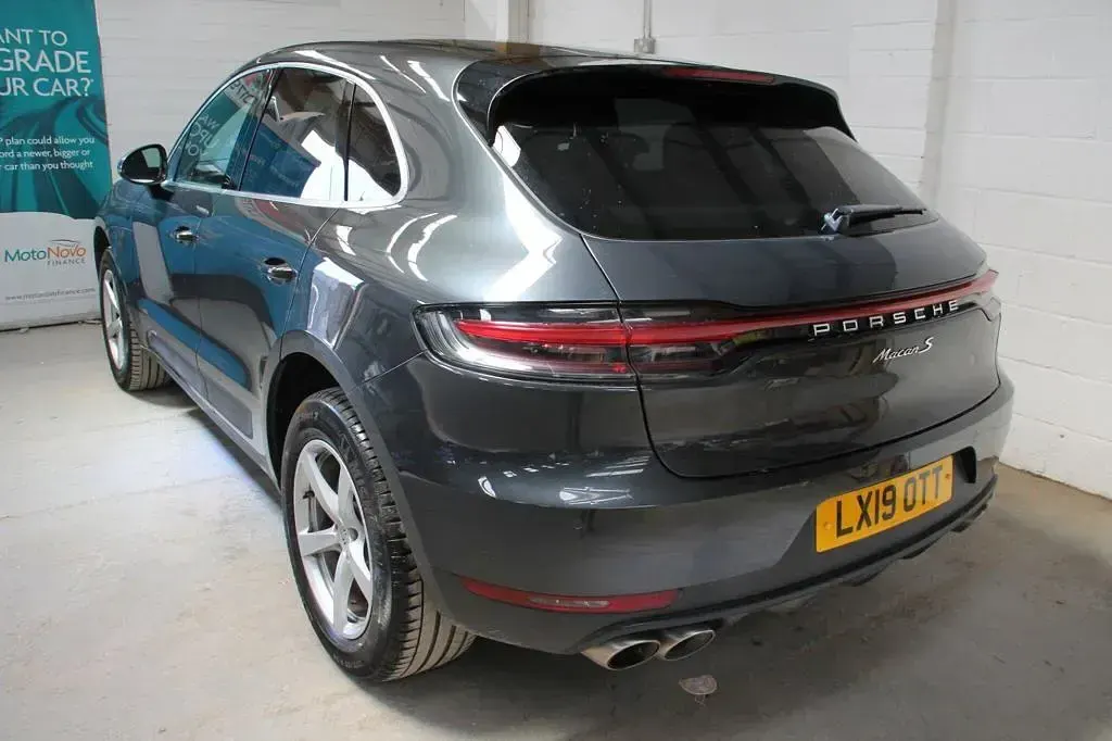 Used Porsche Macan 354 HP (260 kW) 2019 Grey SUV