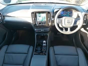 New Volvo XC40 Plus 197 HP (144 kW) 2025 Silver SUV