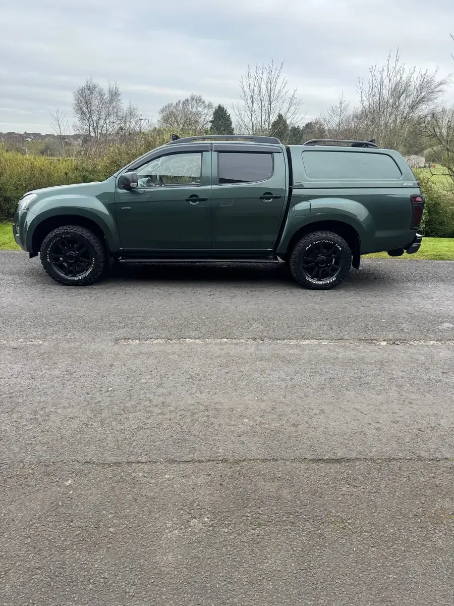 Used Isuzu D-Max 2015 Green Pickup