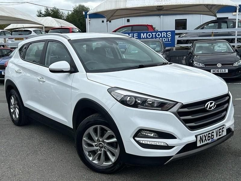 White Used 2016 Hyundai Tucson SE SUV | £9,699 (Fair price) - Image 1/4