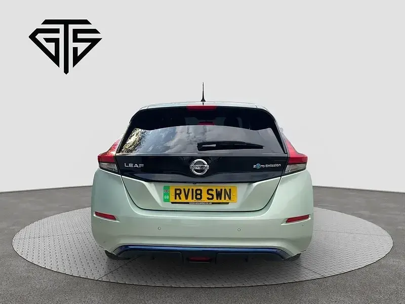 Gebraucht Nissan Leaf 110 kW (150 PS) 2018 Silber Kleinwagen