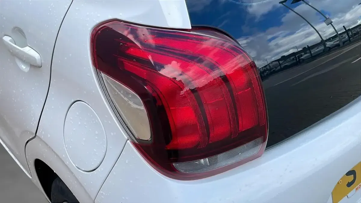 Used Peugeot 108 Active 67 HP (49 kW) 2018 White
