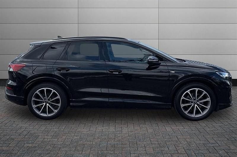 Used Audi Q4 e-tron Comfort 125 kW (170 HP) 2021 Black SUV