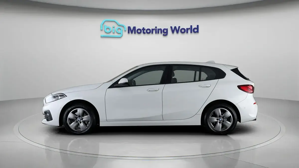 Used BMW 118 136 HP (100 kW) 2023 White Hatchback
