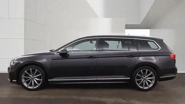 Used VW Passat R-line 150 HP (110 kW) 2021 Grey Estate