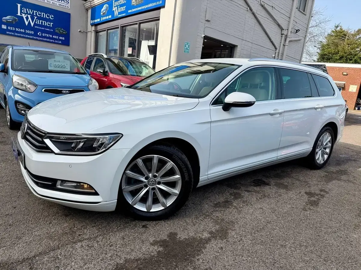 Used VW Passat Business 150 HP (110 kW) 2017 White Estate