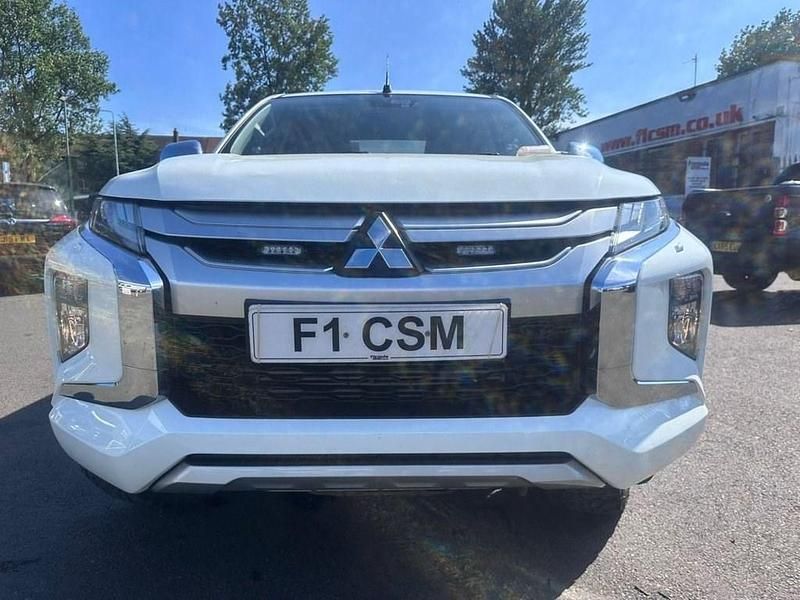 Used Mitsubishi L200 148 HP (108 kW) 2020 White Pickup