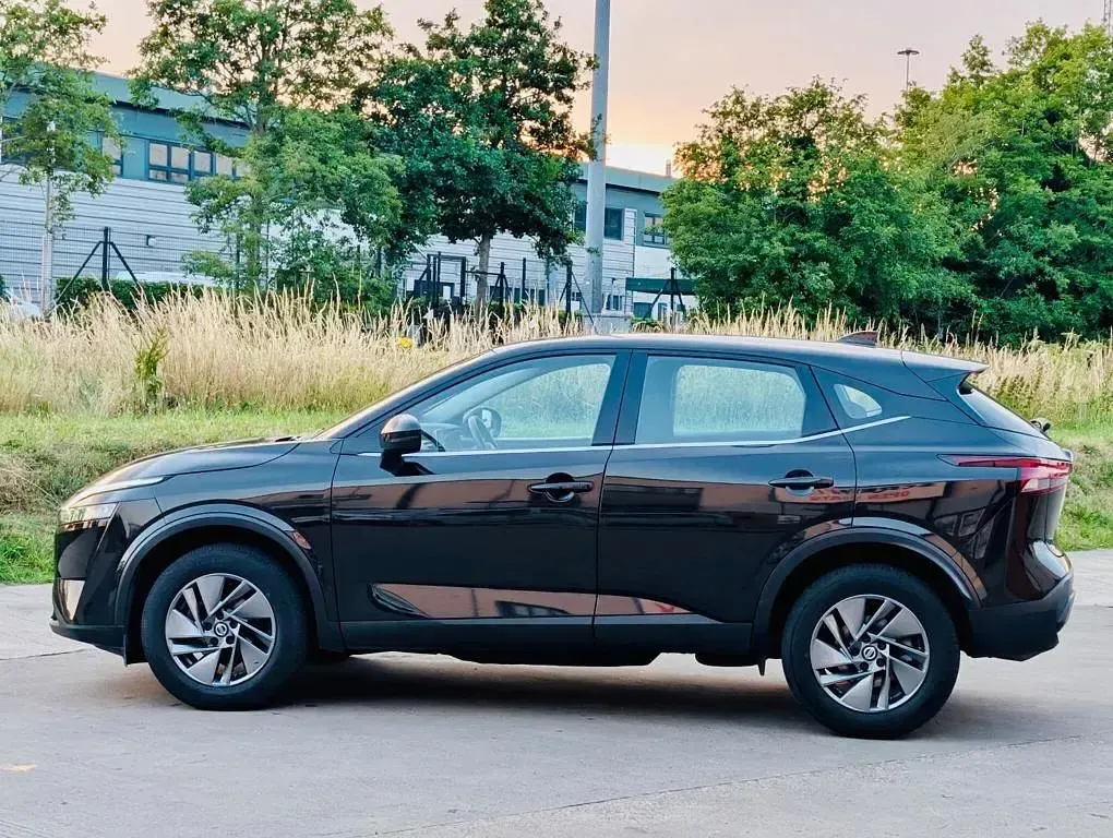 Used Nissan Qashqai Acenta Premium 2022 Black SUV