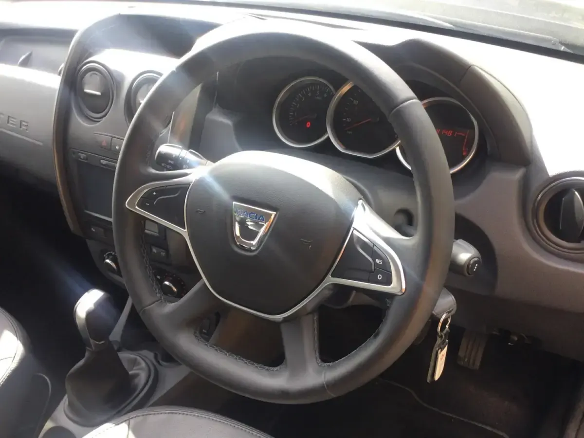 Second-hand Dacia Duster Prestige 2017 Albastru SUV