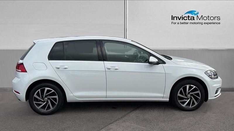 Used VW Golf VII Life 130 HP (95 kW) 2019 White Hatchback