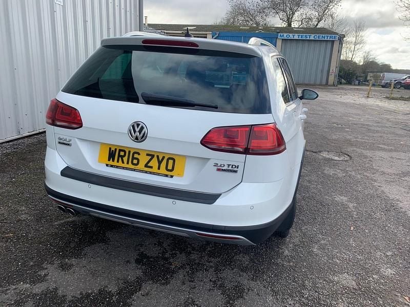 Used VW Golf VII 2016 White Estate