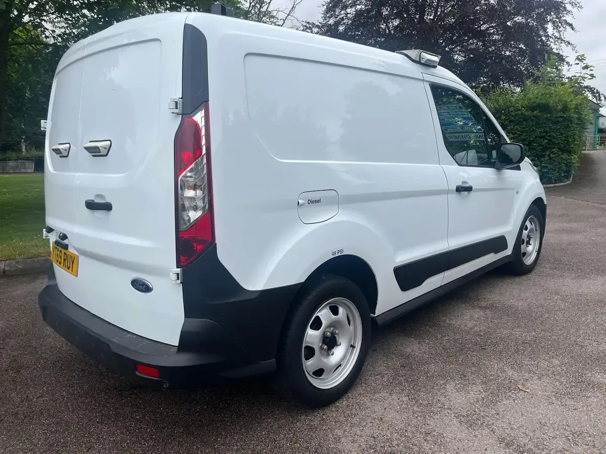 Used Ford Transit Connect S 100 HP (73 kW) 2019 White MPV