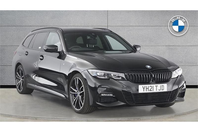 Black sapphire metallic paint Used 2021 BMW 320 M Sport | £28,495 (Expensive) - Image 1/4