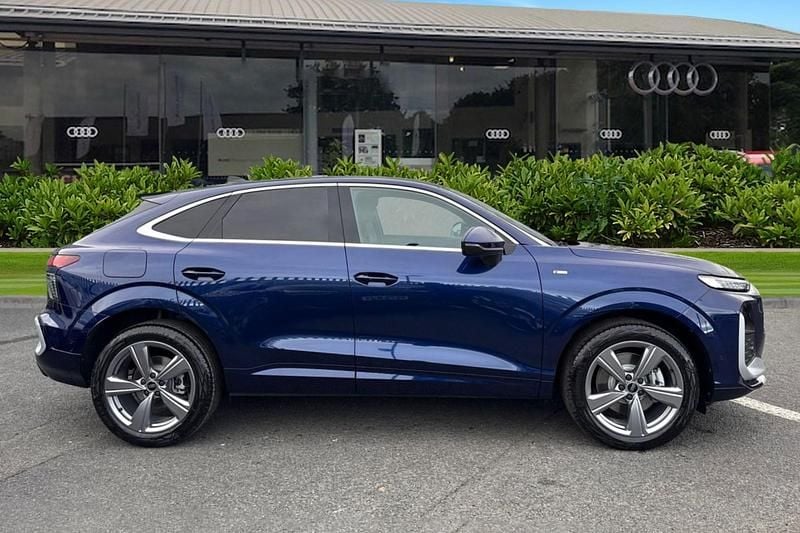 New Audi Q3 Sportback S-Line 204 HP (150 kW) 2026 Blue SUV