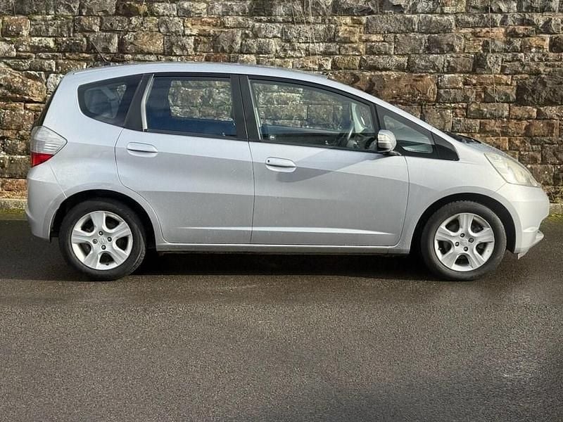 Used Honda Jazz ES 99 HP (72 kW) 2011 Silver Hatchback