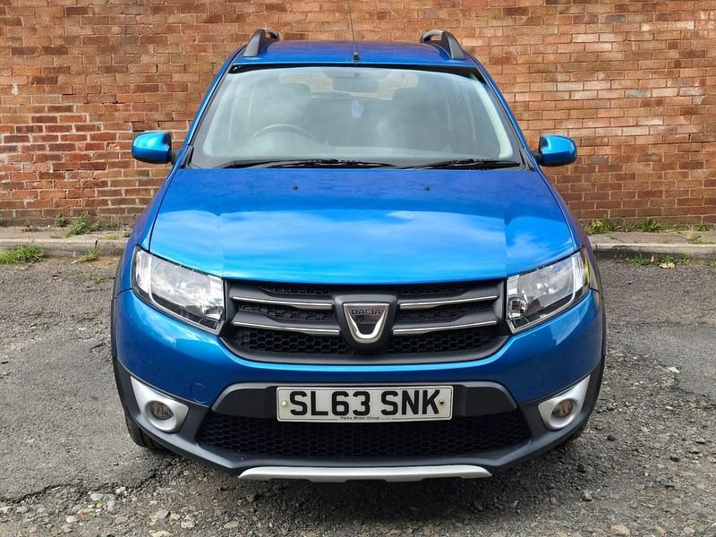 Used Dacia Sandero Lauréate 90 HP (66 kW) 2013 Blue Hatchback
