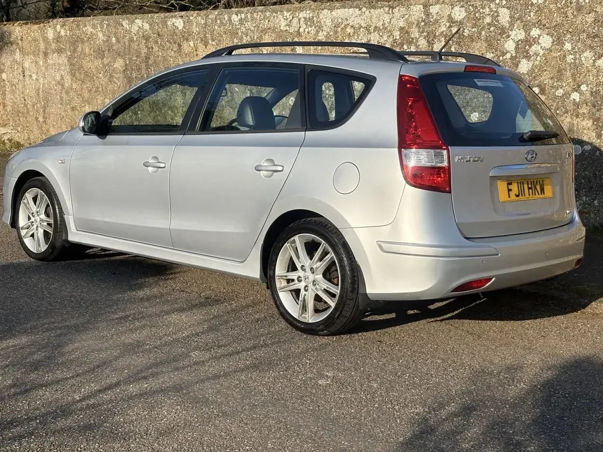 Used Hyundai i30 Premium 2011 Silver Estate