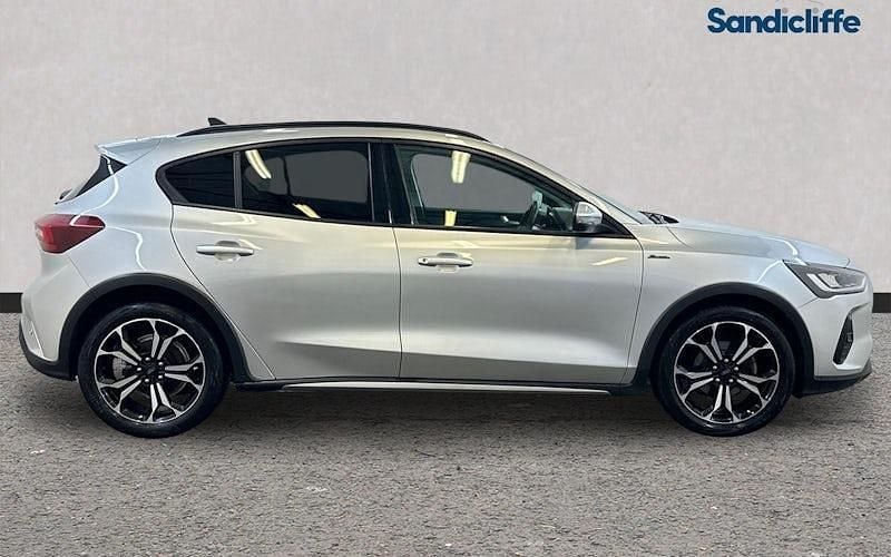 Used Ford Focus Active X 125 HP (91 kW) 2023 Silver Hatchback