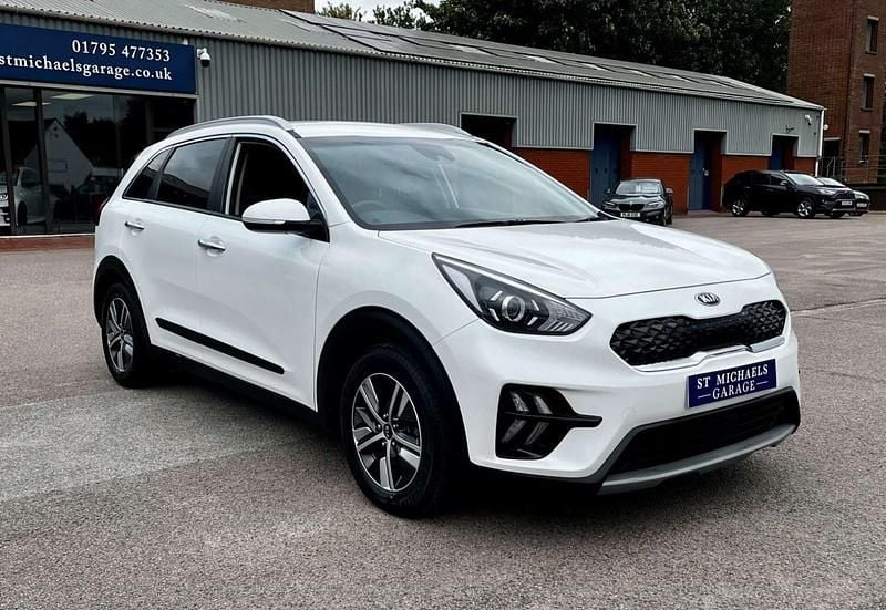 Used Kia Niro 139 HP (102 kW) 2020 White SUV