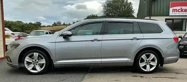 Used VW Passat SE 150 HP (110 kW) 2020 Silver Estate