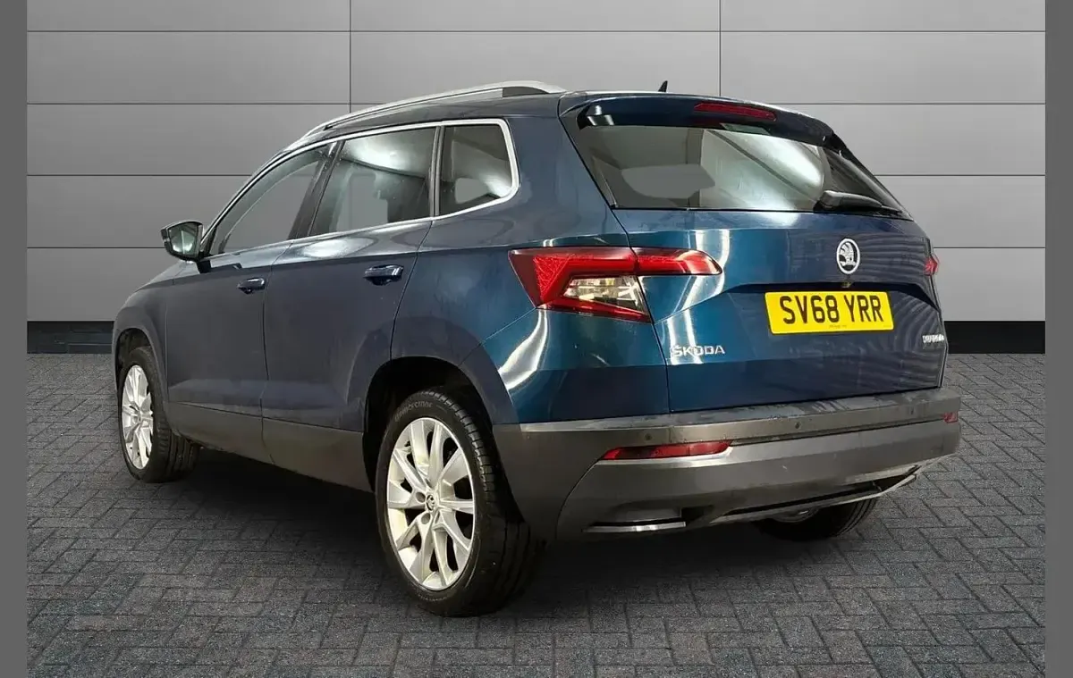 Used Skoda Karoq SE L 150 HP (110 kW) 2018 Lava blue metallic SUV