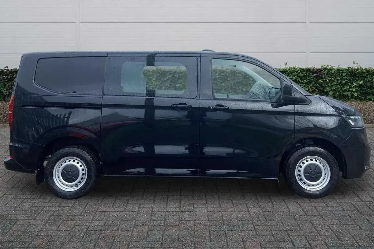 Ny VW Transporter Pro 2025 Svart Van