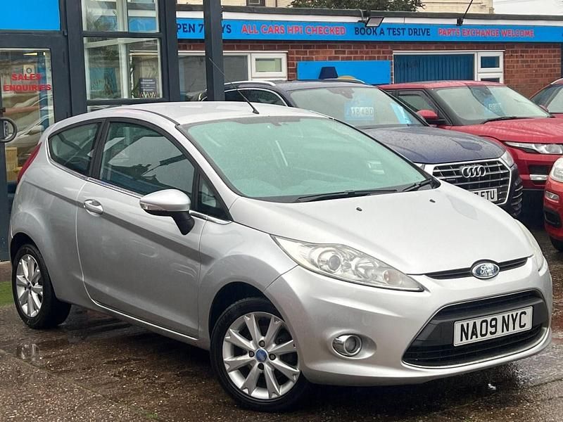 Silver Used 2009 Ford Fiesta Zetec Hatchback | £2,980 (Fair price) - Image 1/4