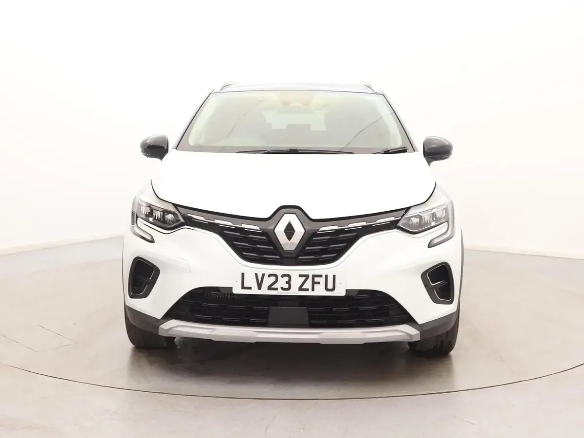 Used Renault Captur Techno 91 HP (66 kW) 2023 White/black SUV